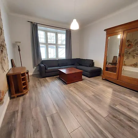 Apartment Quiet In The Center 76 M2