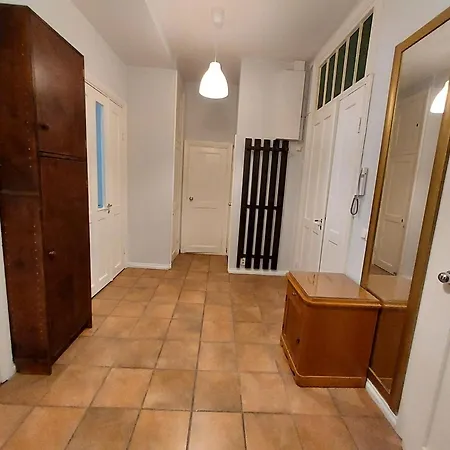 Quiet In The Center 76 M2