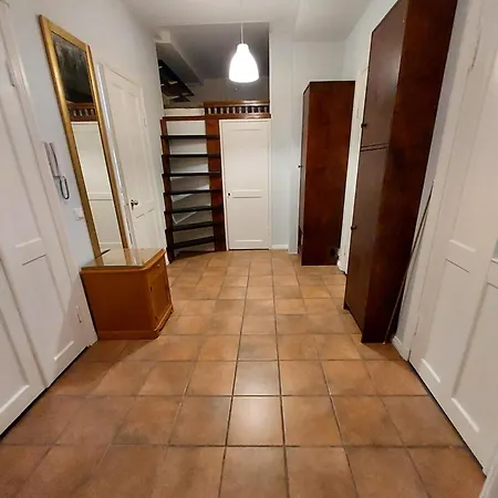 Quiet In The Center 76 M2 Lägenhet