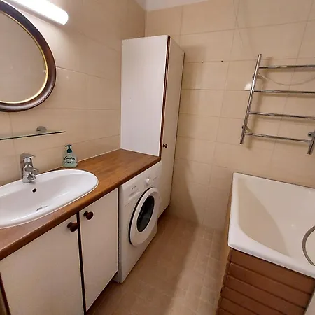 Apartman Quiet In The Center 76 M2 *