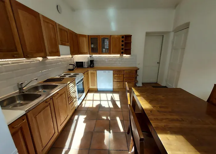 Apartment Quiet In The Center 76 M2